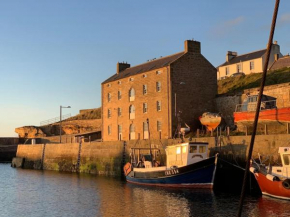 Harbour Side, Luxury, Twin Level Loft